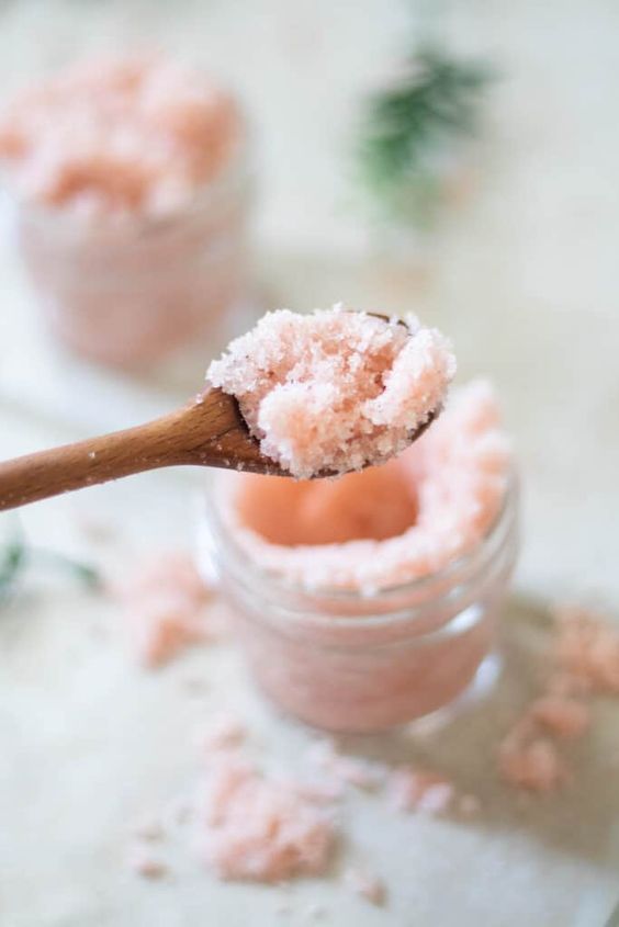 Discover the Benefits of Using a Body Scrub for Radiant Skin